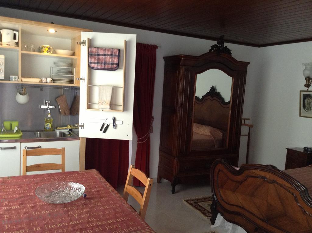 Casa Amarela Guesthouse ลากอส ห้อง รูปภาพ