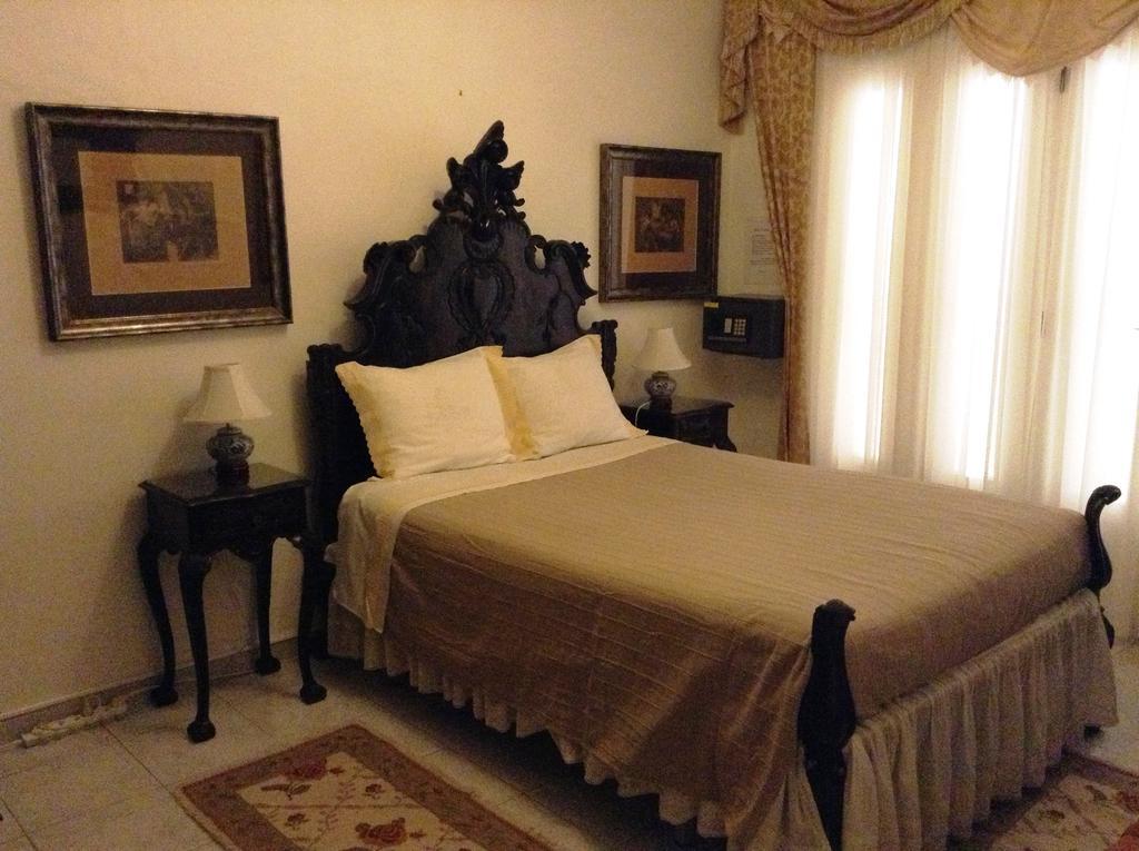 Casa Amarela Guesthouse ลากอส ภายนอก รูปภาพ