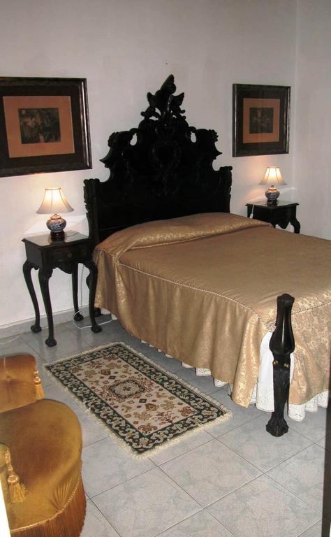 Casa Amarela Guesthouse ลากอส ภายนอก รูปภาพ