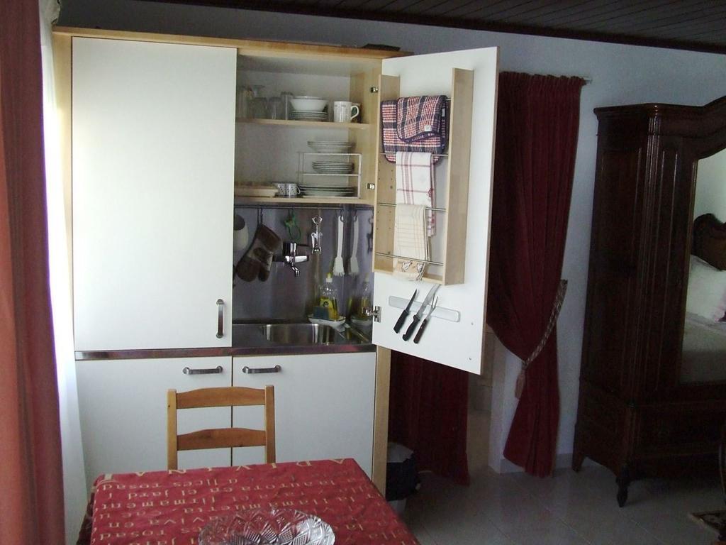 Casa Amarela Guesthouse ลากอส ห้อง รูปภาพ