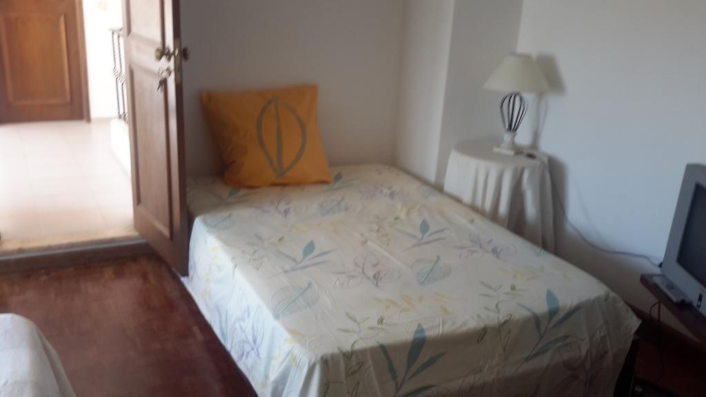 Casa Amarela Guesthouse ลากอส ภายนอก รูปภาพ