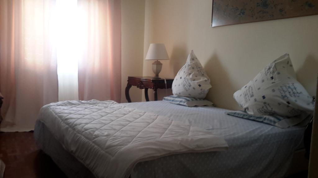 Casa Amarela Guesthouse ลากอส ภายนอก รูปภาพ